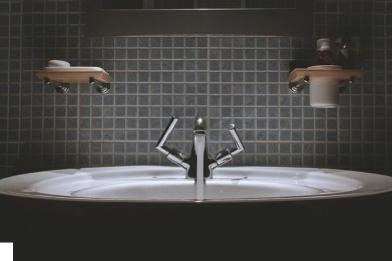 Changer un robinet de salle de bain
